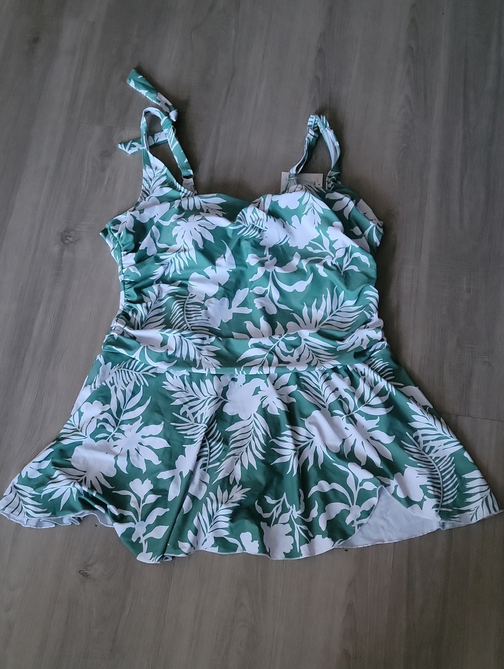 Plus Size Women's Green & White Tropical Print Swim Dress
